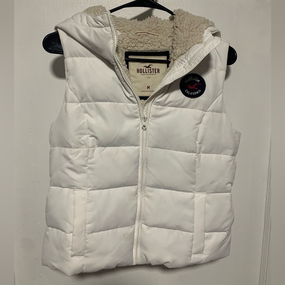 Hollister White Puffer Vest women’s size medium
